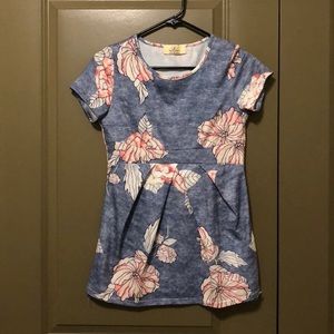 Size S floral maternity top